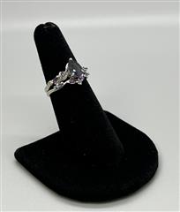 10K WHITE GOLD SYNTHETIC ALEXANDRITE AND AMETHYST RING SET 3.9 GRAMS, SIZE: 6.5